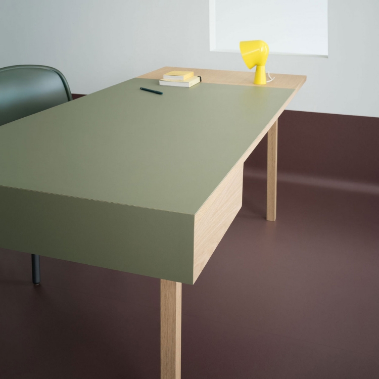 Pilt Marmoleum Walton 2.5 eggplant purple 3353