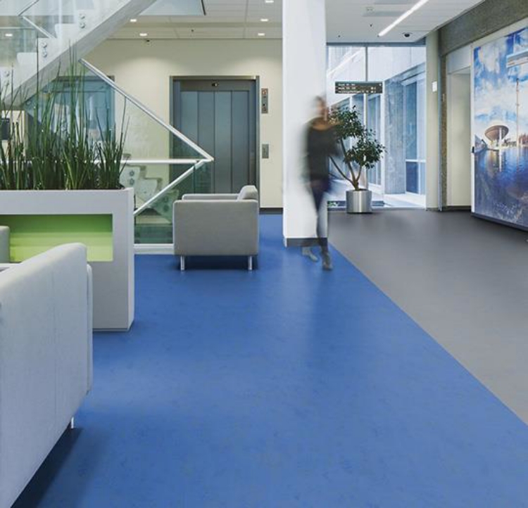 Pilt Marmoleum Concrete 2.5 blue glow 3739