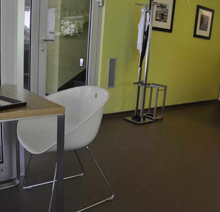 Pilt Marmoleum Fresco 2.5 walnut 3874