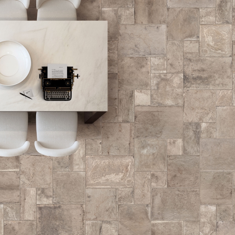 Pierre roman pattern brune